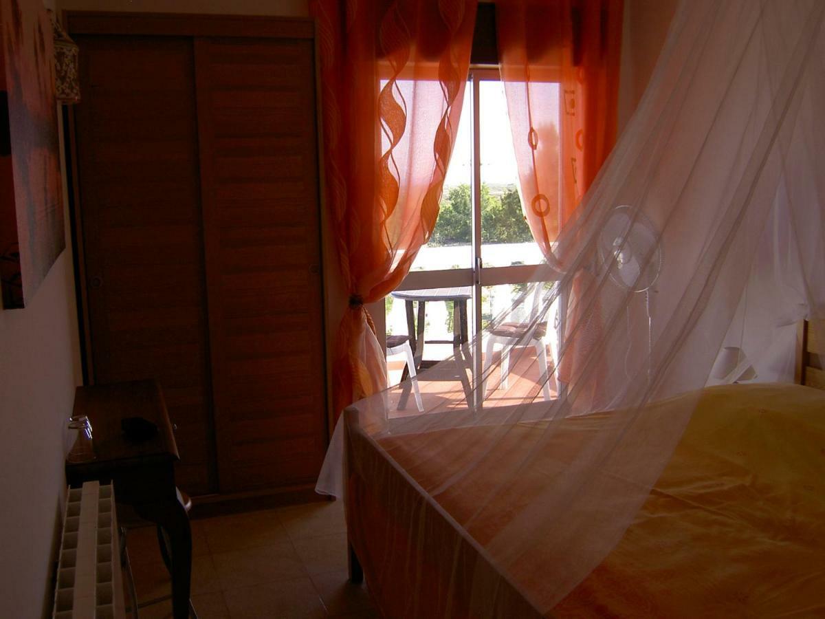Quartos Com Boas Vistas Ribeira da Gafa Esterno foto